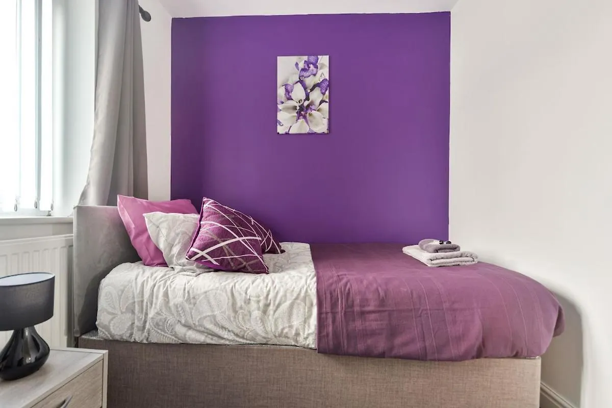 Home From Home - Best For Contractors Bradford  0*, Bradford (West Yorkshire)