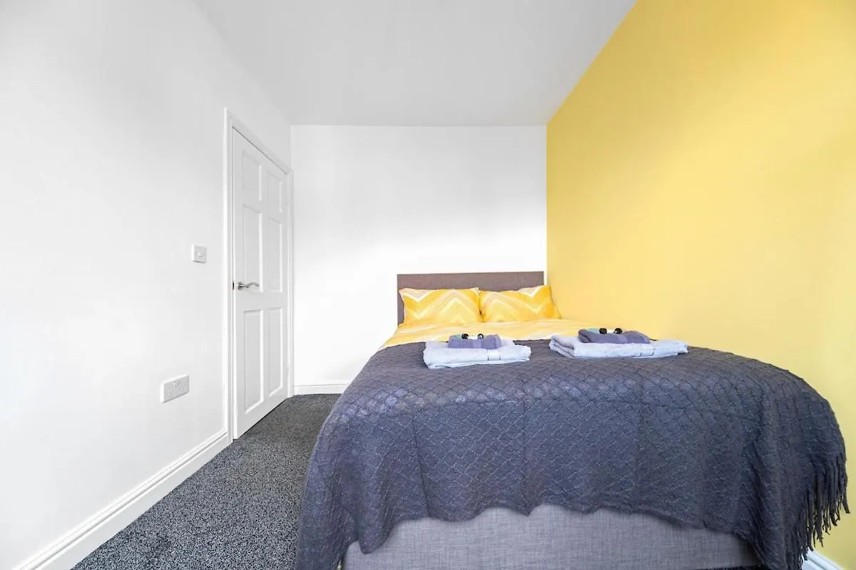Home From Home - Best For Contractors Bradford